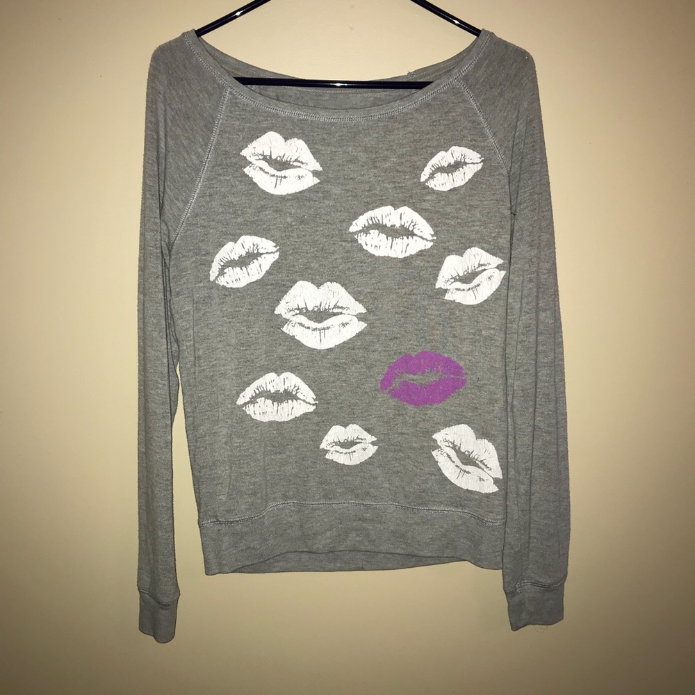 ❗️PRICE DROP❗️Lips Graphic sweatshirt